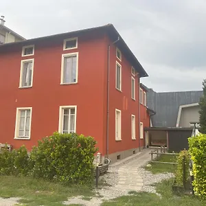 Red House , Garlate Italie