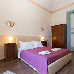 teatro-bellini-bed-breakfast.catania-hotels.net/